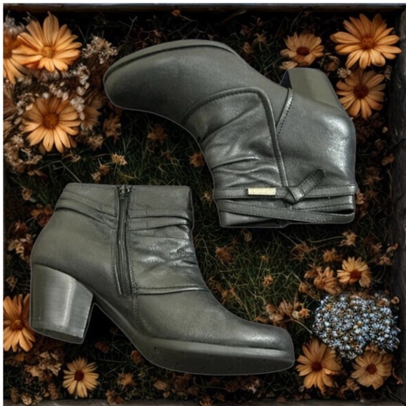 Rhapsody  Bare Trap ankle boots - Picture 1 of 12